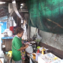 Cooking of seafood - Khlong Saen Saep canal